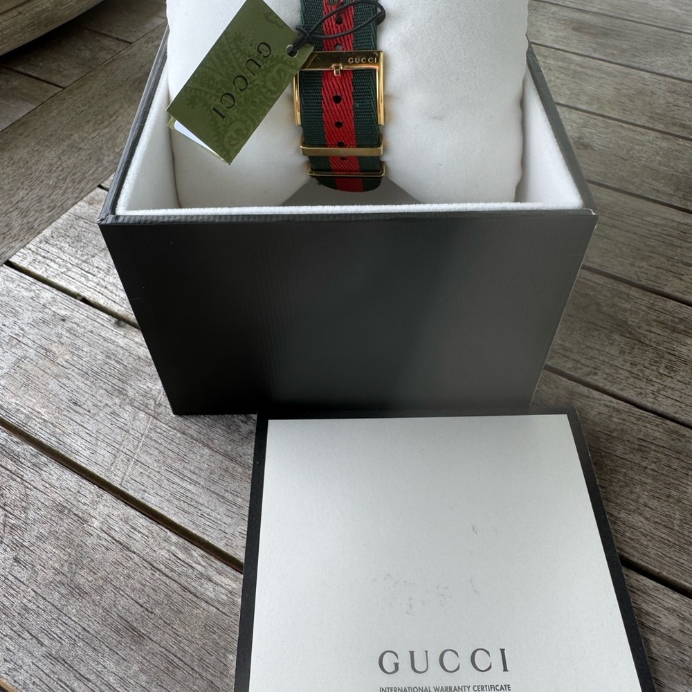 Gucci Watch - Picture 3 of 7